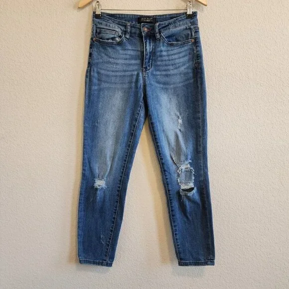 Judy Blue Distressed Relaxed Fit High Waist Stretchy Medium Wash Ankle Jeans 29 - Picture 2 of 12